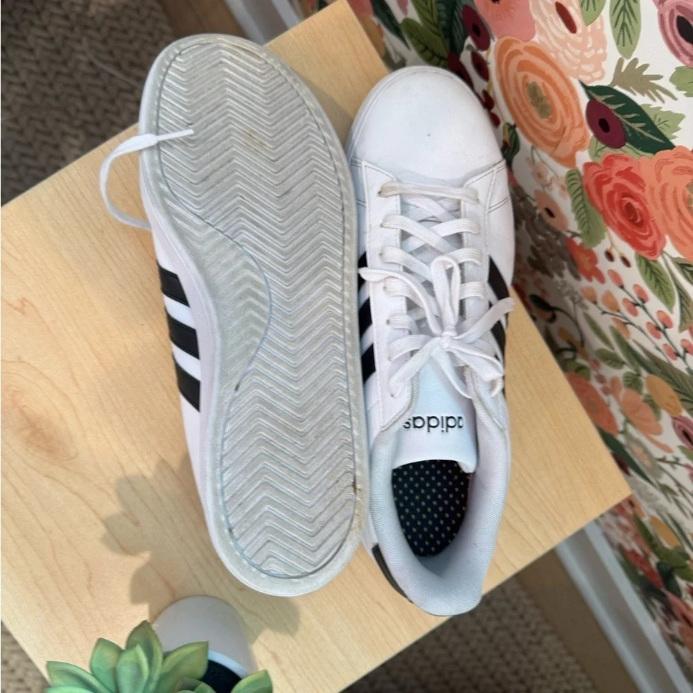 Adidas Men’s White and Black Leather Sneakers Sz 12​​​​